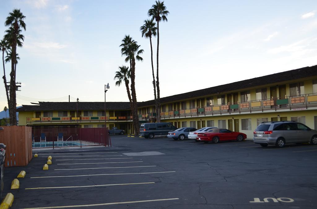 Tropics Motor Hotel Индио Экстерьер фото